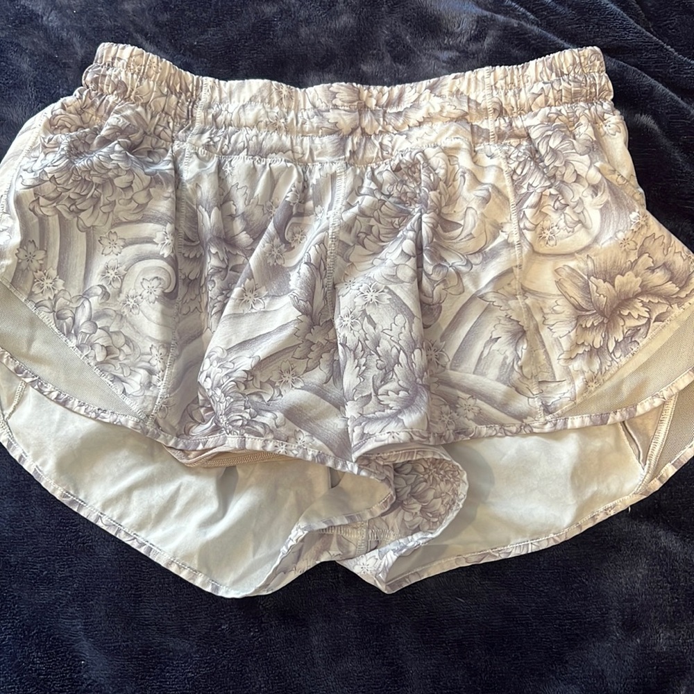 Size 8 Hotty Hot shorts 2.5 in inseam.